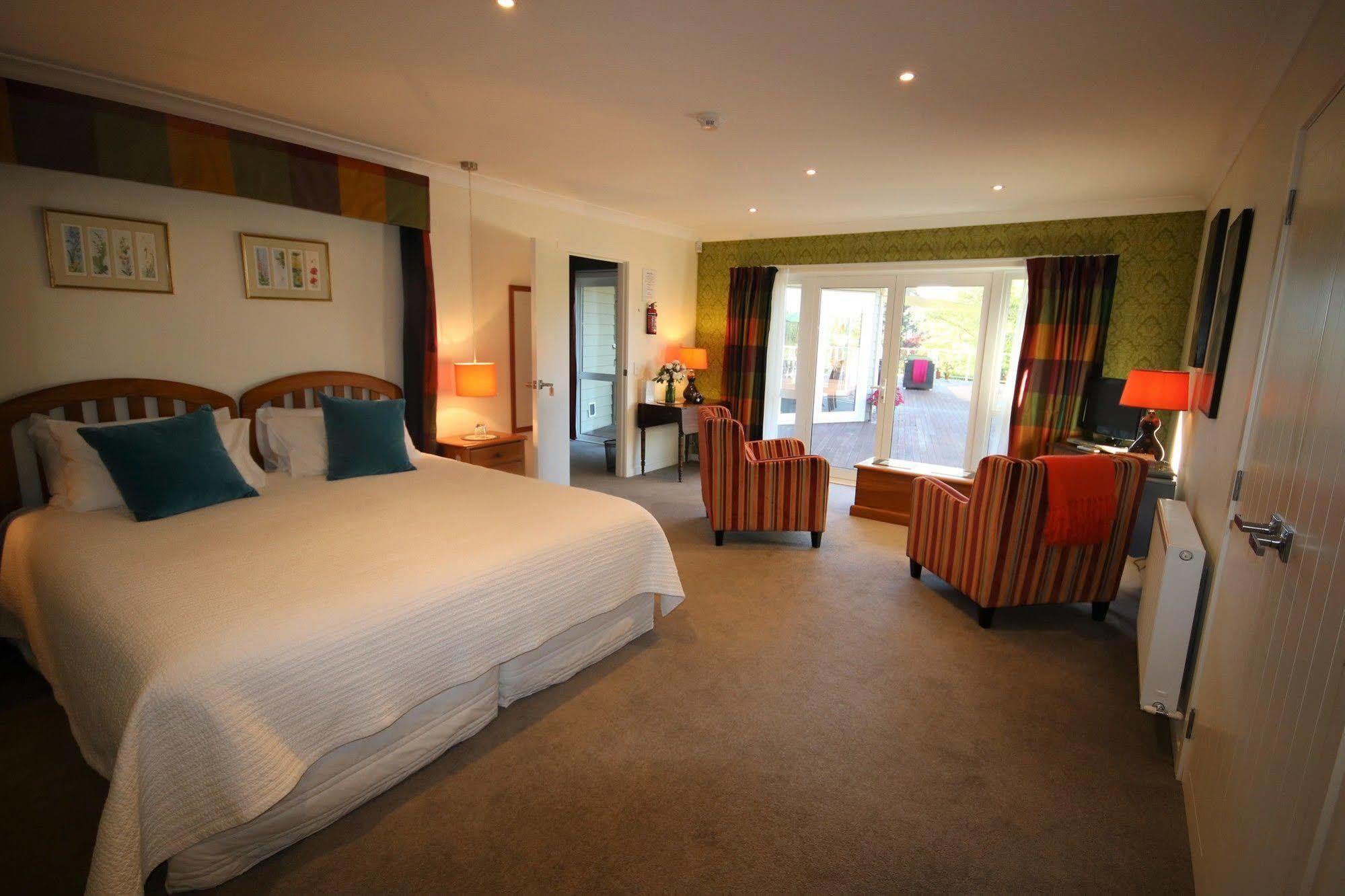 Kauri Point Luxury Bed & Breakfast Таупо Екстериор снимка